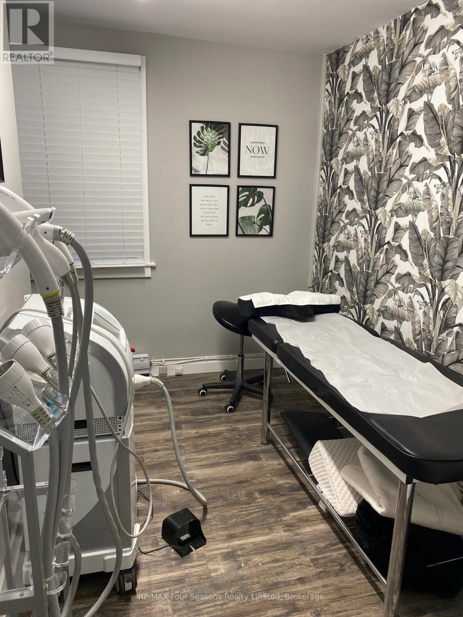 # 201 - 22 Second Street, Collingwood, Ontario  L9Y 1E3 - Photo 10 - S12812018