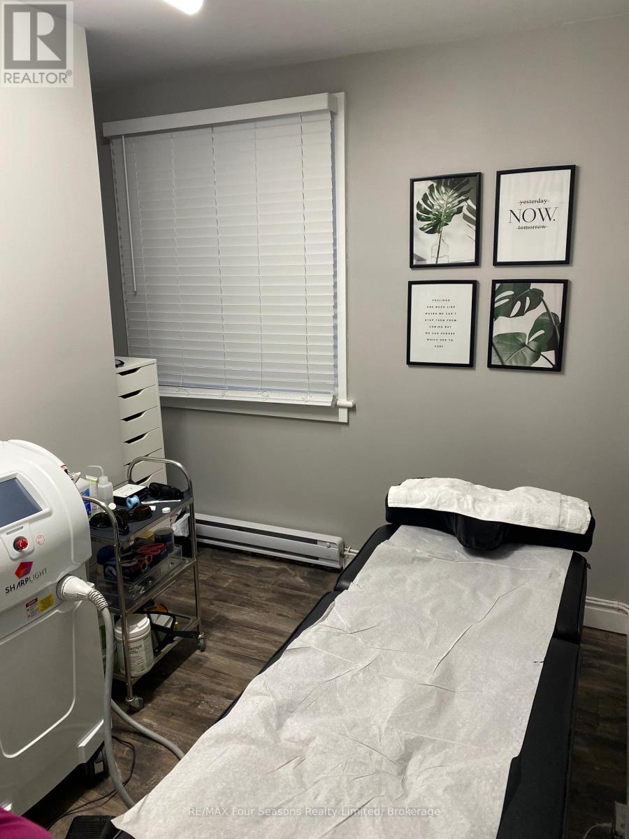 # 201 - 22 Second Street, Collingwood, Ontario  L9Y 1E3 - Photo 11 - S12812018