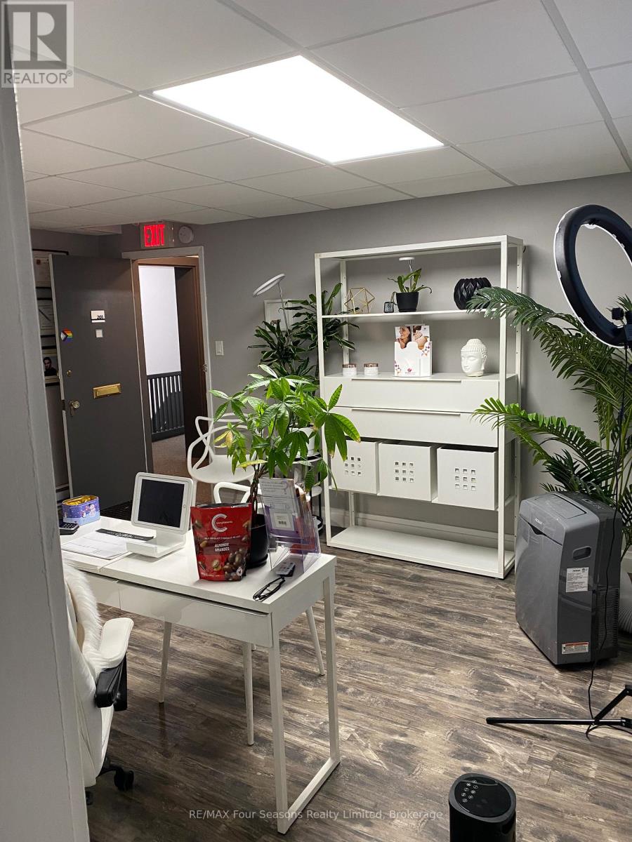 # 201 - 22 Second Street, Collingwood, Ontario  L9Y 1E3 - Photo 15 - S12812018