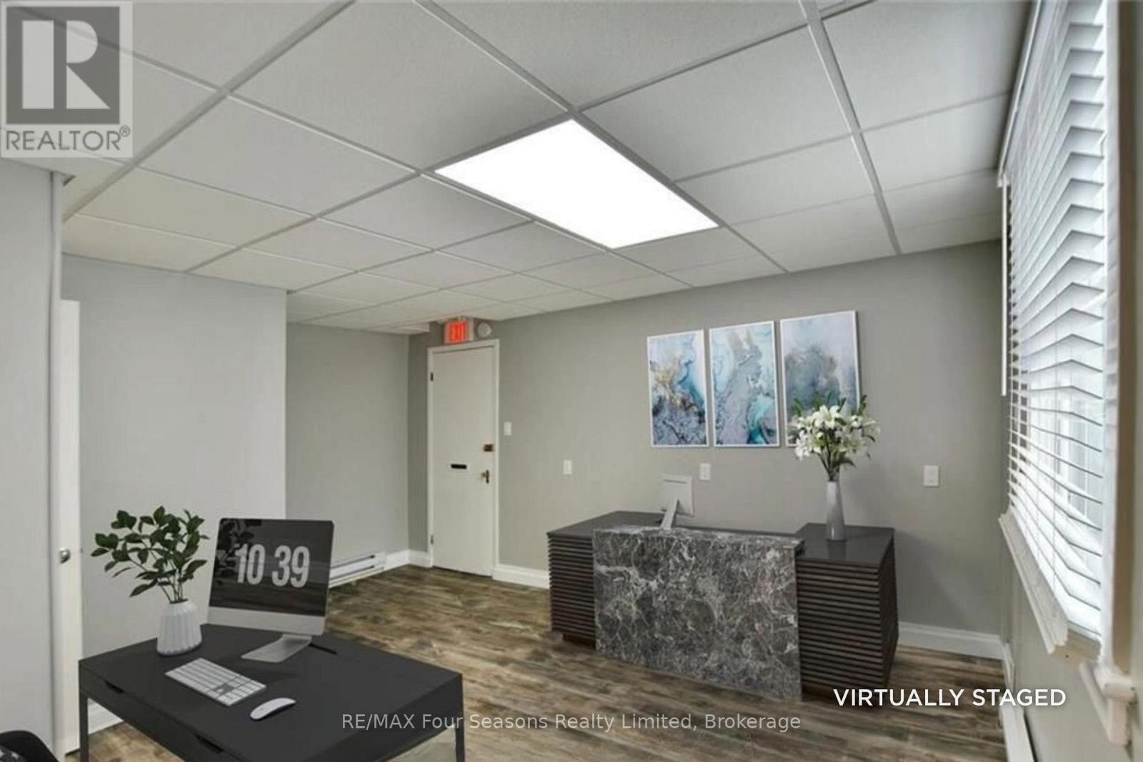 # 201 - 22 Second Street, Collingwood, Ontario  L9Y 1E3 - Photo 2 - S12812018