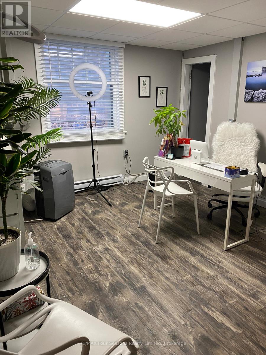 # 201 - 22 Second Street, Collingwood, Ontario  L9Y 1E3 - Photo 8 - S12812018