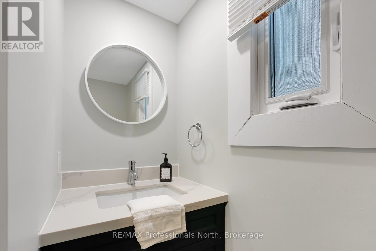 1016 Linsmore Lane, Dysart Et Al (Guilford), Ontario  K0M 1S0 - Photo 14 - X12812016