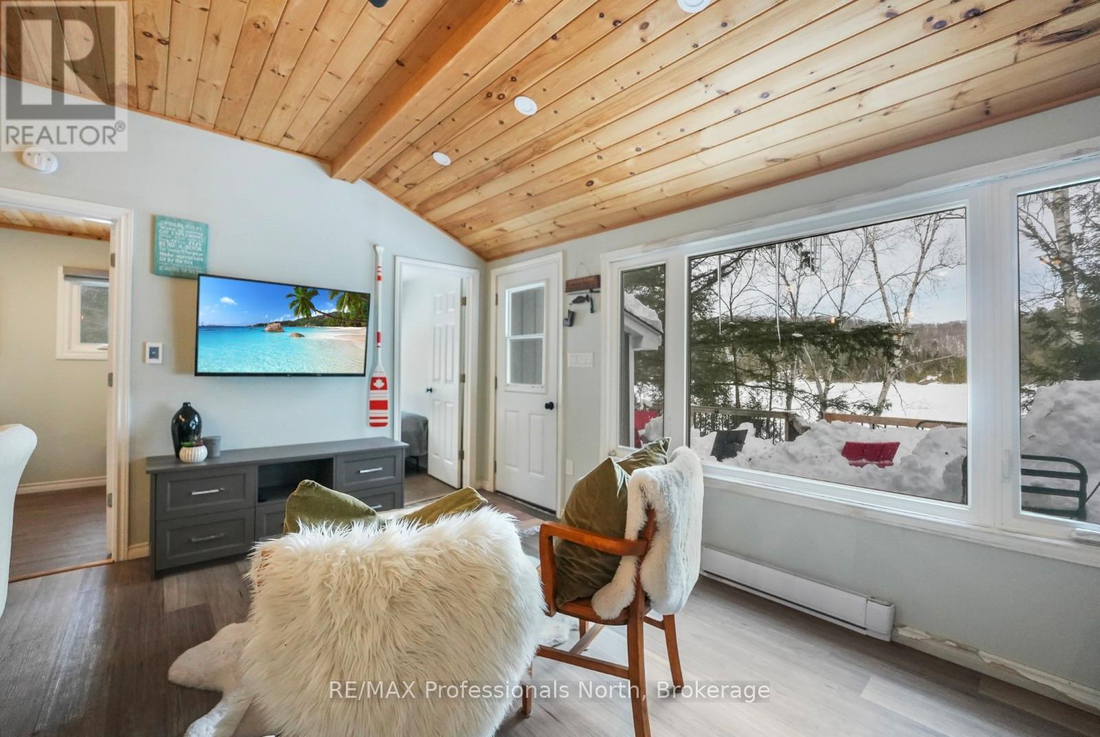 1016 Linsmore Lane, Dysart Et Al (Guilford), Ontario  K0M 1S0 - Photo 6 - X12812016