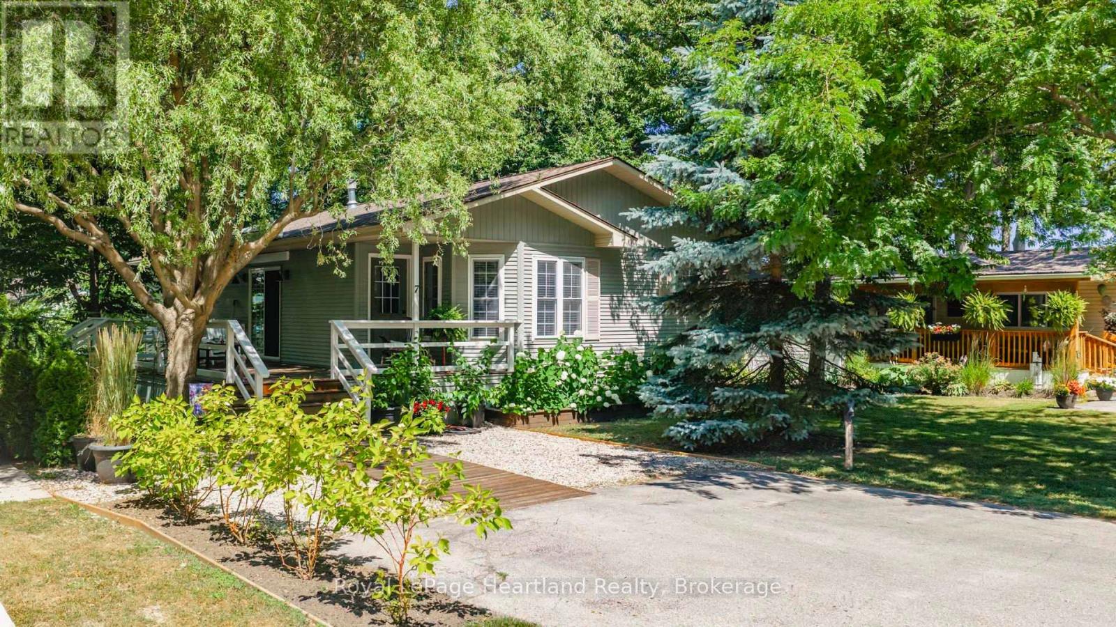 7 Cree Lane, Ashfield-Colborne-Wawanosh (Colborne Twp), Ontario  N7A 3Y2 - Photo 46 - X12812078