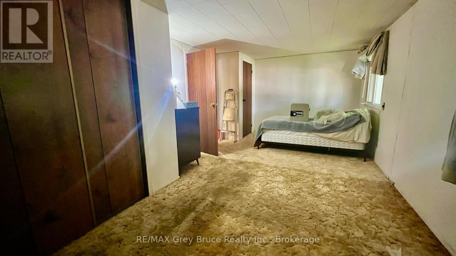 1069 7th Avenue, Hanover, Ontario N4N 2K4 - Photo 11 - X12812100