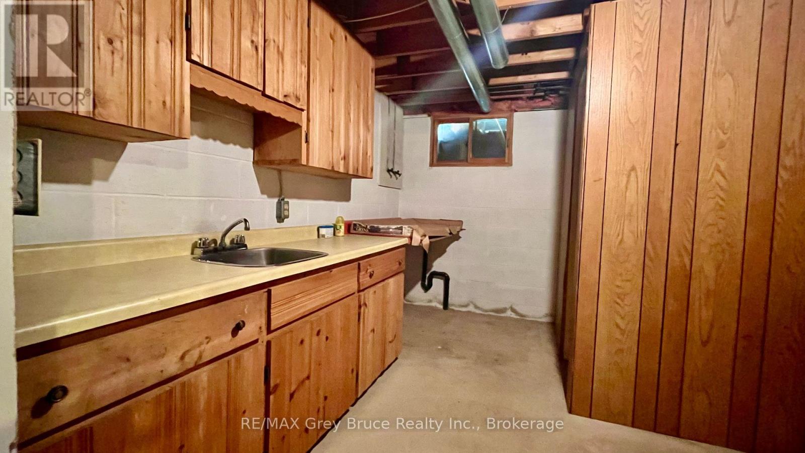 1069 7th Avenue, Hanover, Ontario N4N 2K4 - Photo 19 - X12812100