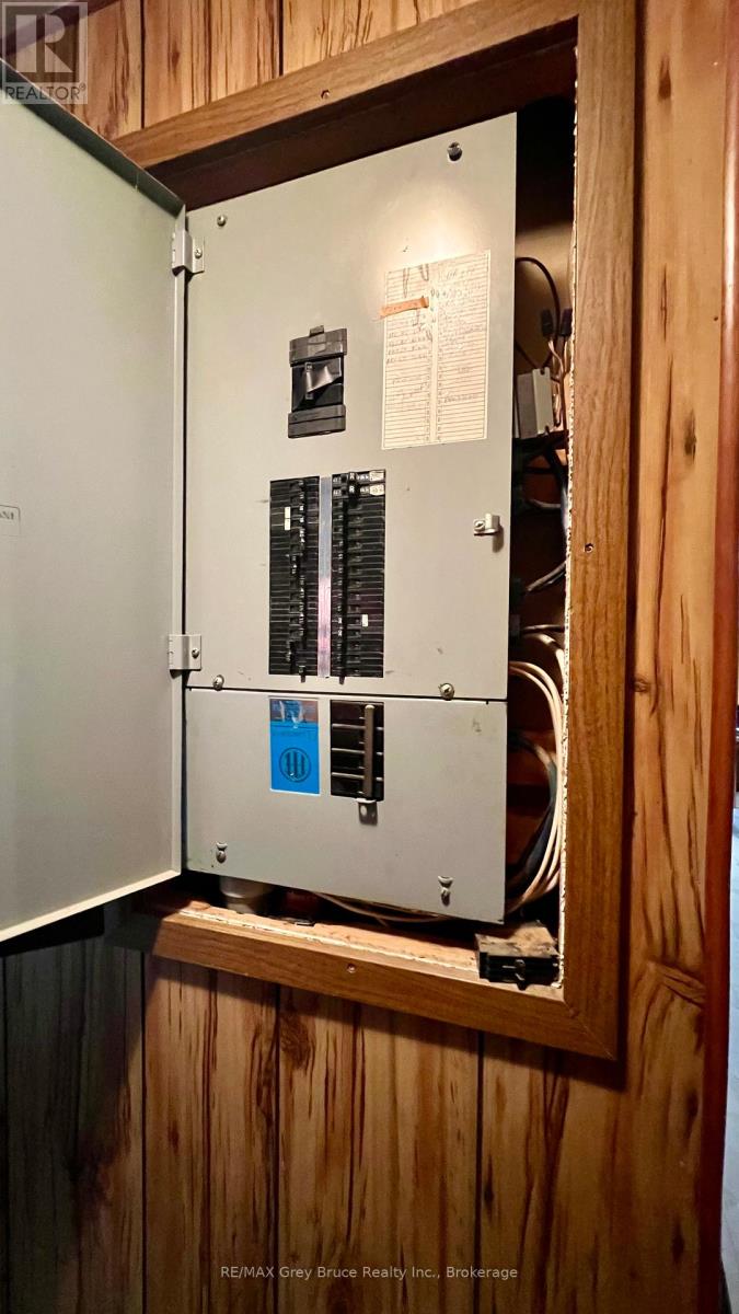 1069 7th Avenue, Hanover, Ontario N4N 2K4 - Photo 24 - X12812100