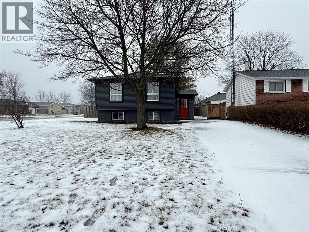 1578 COUNCILLORS STREET, St Clair, Ontario