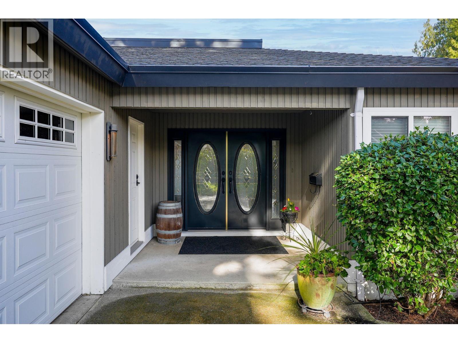 5225 4 Avenue, Delta, British Columbia  V4M 1G8 - Photo 3 - R3090380