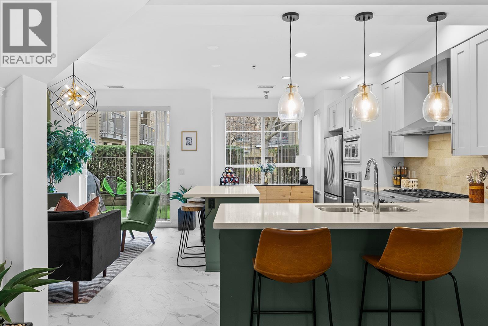 1123 Sunset Drive Kelowna Photo 12 1123 Sunset Drive Kelowna Photo 12