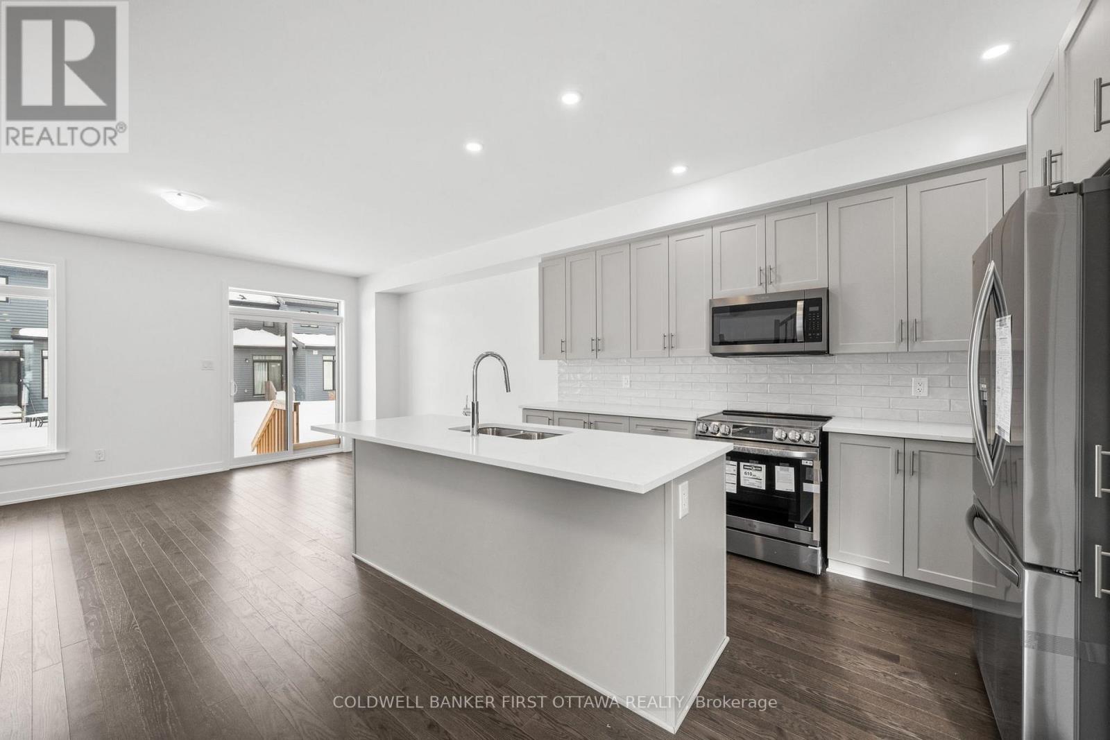 461 Shuttleworth Drive, Ottawa, Ontario  K1T 0T6 - Photo 4 - X12811988