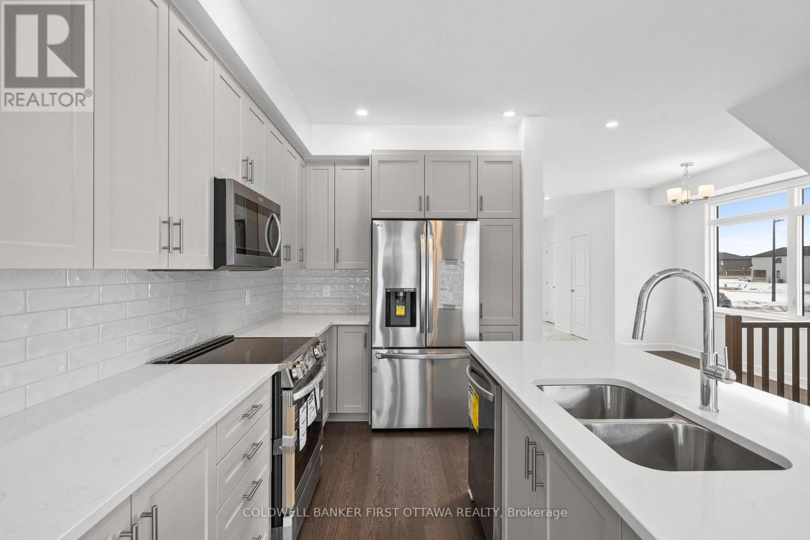 461 Shuttleworth Drive, Ottawa, Ontario  K1T 0T6 - Photo 7 - X12811988