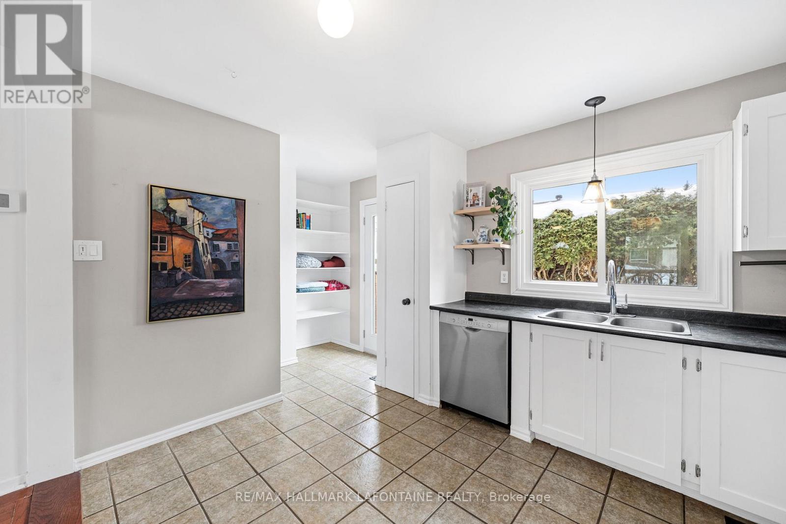 2275 Orient Park Drive, Ottawa, Ontario  K1B 4Y2 - Photo 11 - X12812098