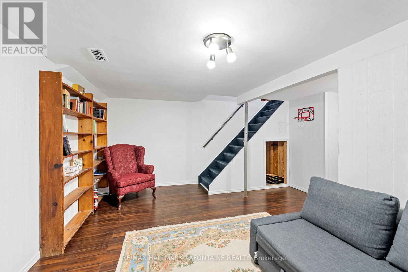 2275 Orient Park Drive, Ottawa, Ontario  K1B 4Y2 - Photo 26 - X12812098