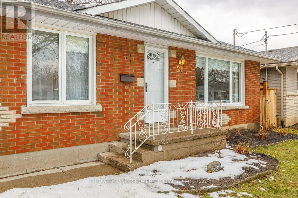 26 Howard Avenue, St. Catharines, Ontario  L2N 3X1 - Photo 5 - X12802126