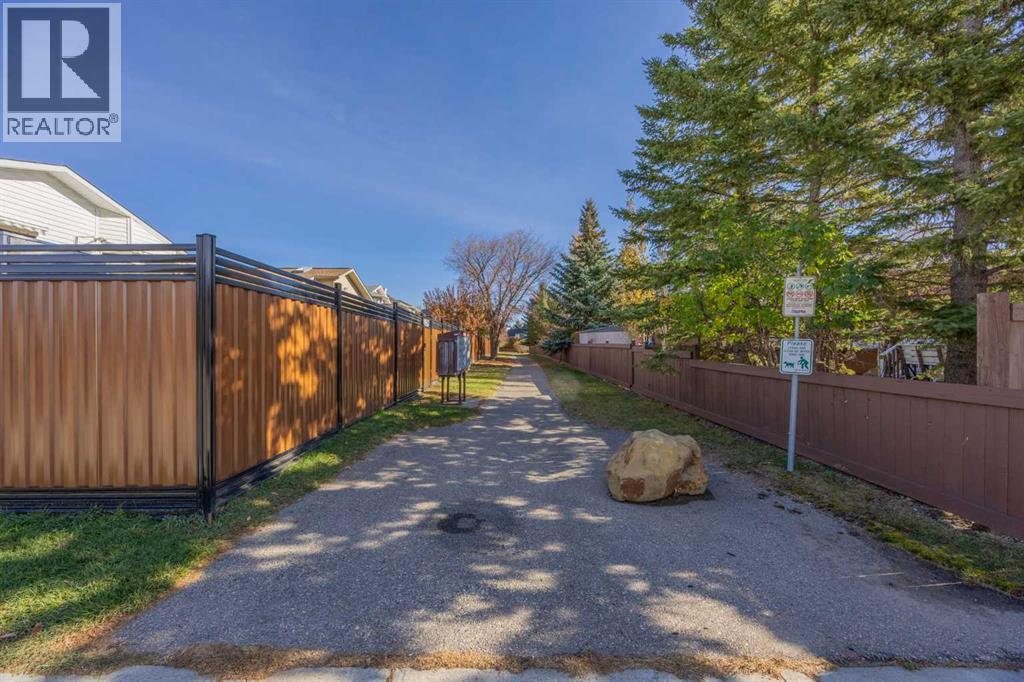 220 Sunset Place, Okotoks, Alberta  T1S 1P3 - Photo 42 - A2268466