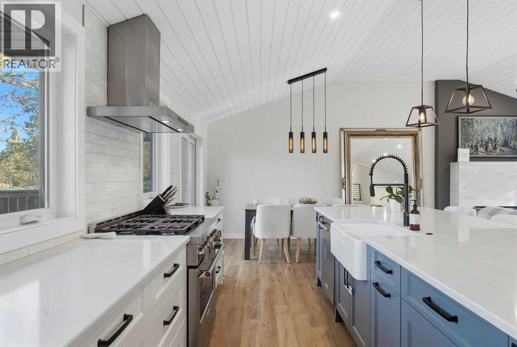 6725 Livingstone Drive Sw, Calgary, Alberta  T3E 6J2 - Photo 15 - A2286743