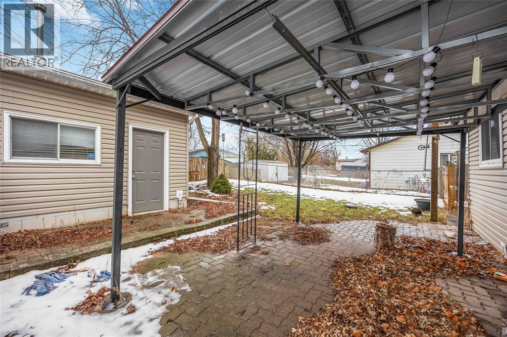 111 Bedford Crescent, Sarnia, Ontario  N7S 4B4 - Photo 15 - 26001210