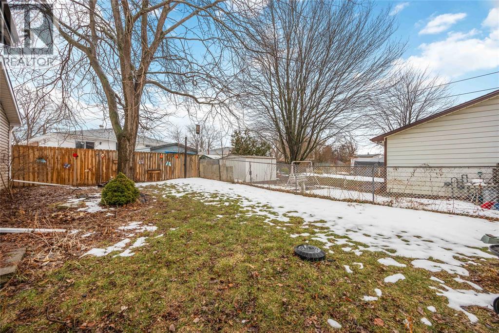 111 Bedford Crescent, Sarnia, Ontario  N7S 4B4 - Photo 16 - 26001210