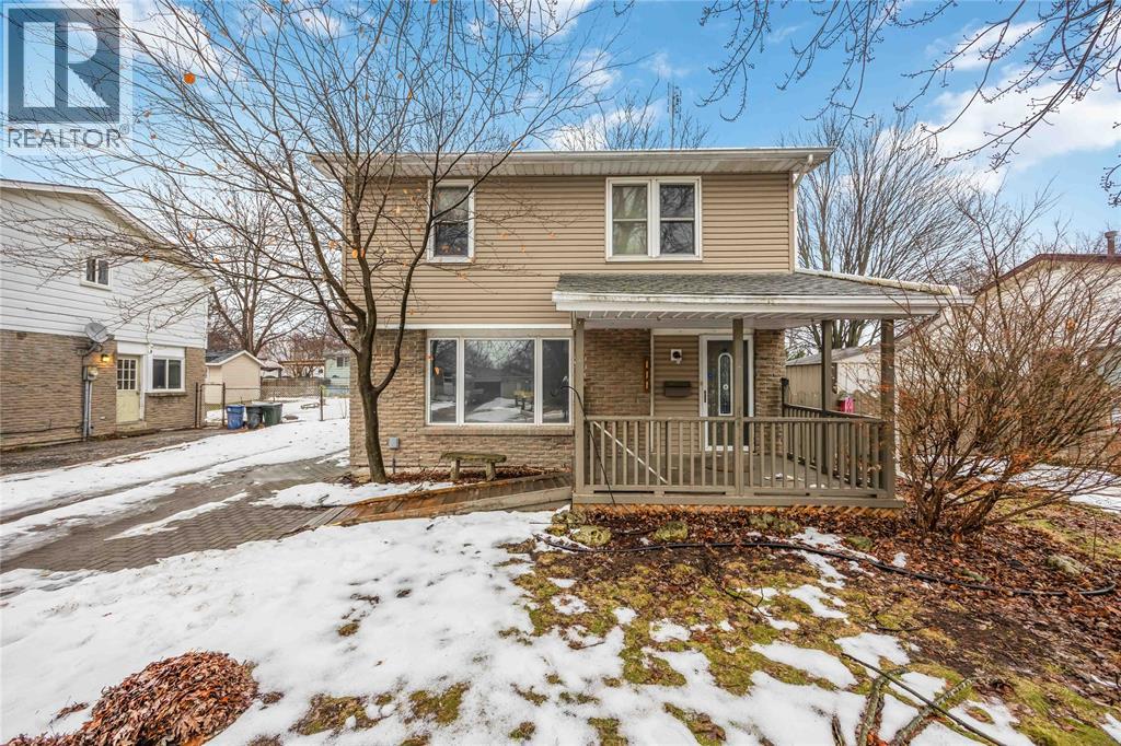 111 Bedford Crescent, Sarnia, Ontario  N7S 4B4 - Photo 2 - 26001210