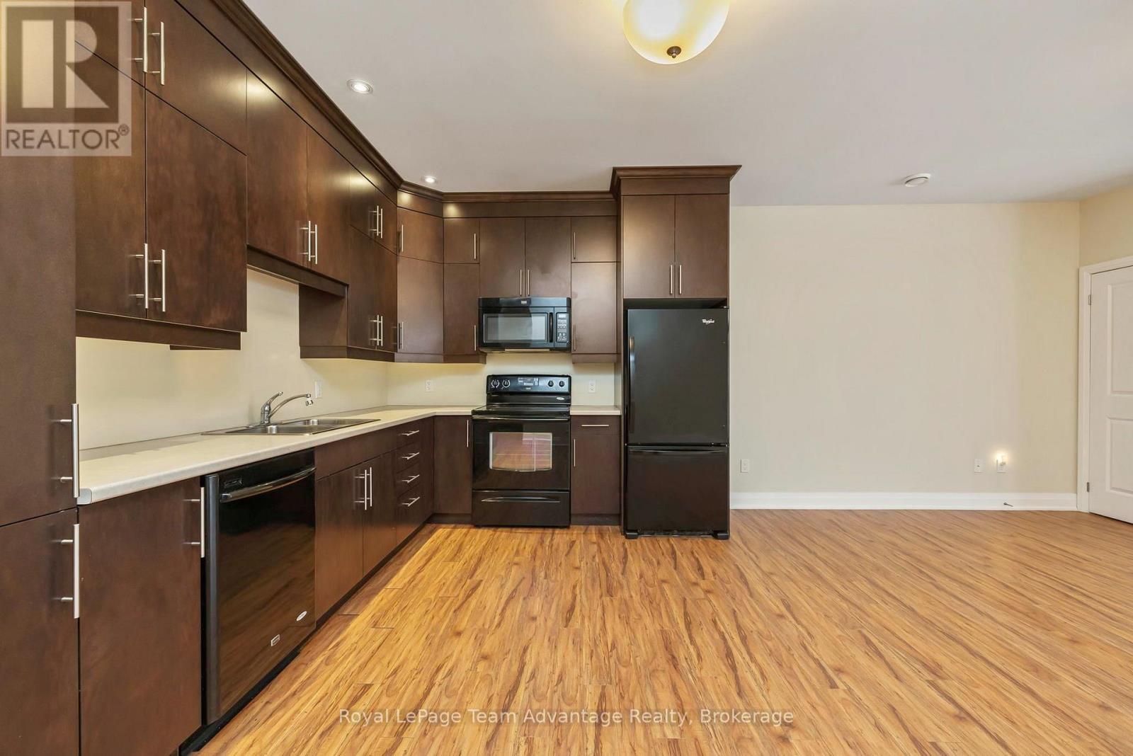 102 - 20d Silver Birch Court, Parry Sound, Ontario  P2A 0A7 - Photo 5 - X12699874