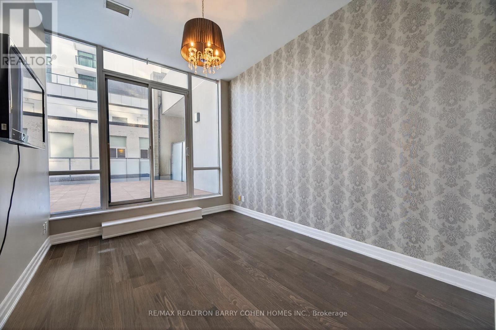 301 - 500 St Clair Avenue W, Toronto, Ontario  M6C 1A8 - Photo 20 - C12812010