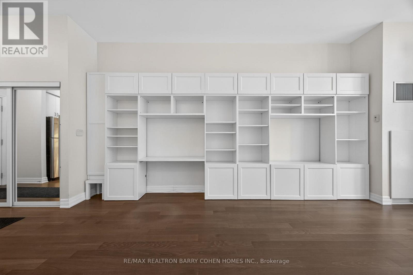 301 - 500 St Clair Avenue W, Toronto, Ontario  M6C 1A8 - Photo 23 - C12812010