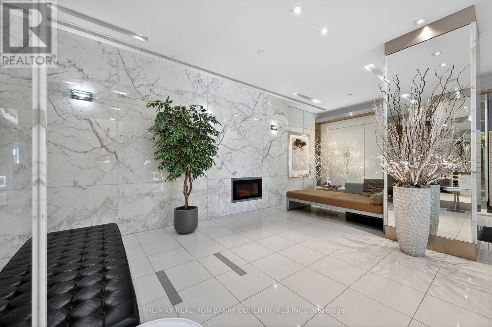 301 - 500 St Clair Avenue W, Toronto, Ontario  M6C 1A8 - Photo 25 - C12812010