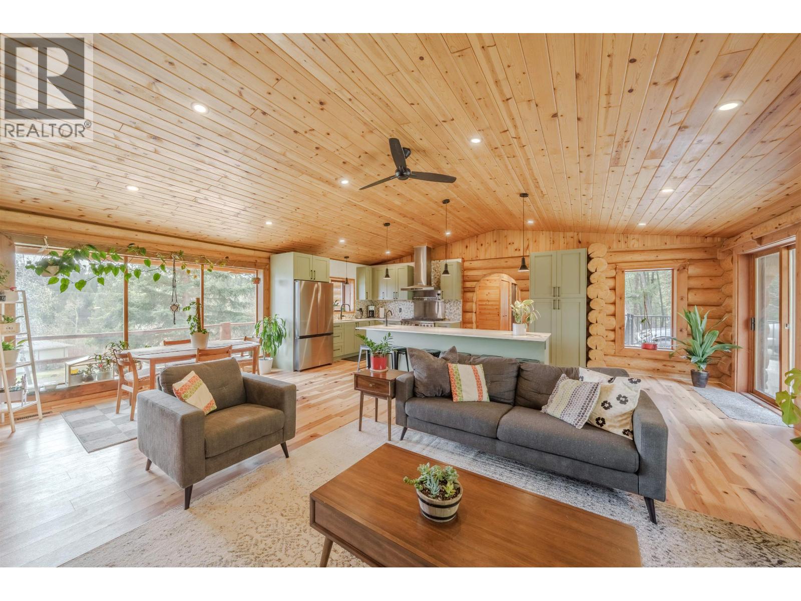 5172 Kallum Drive, 108 Mile Ranch, British Columbia  V0K 2Z0 - Photo 11 - R3092410