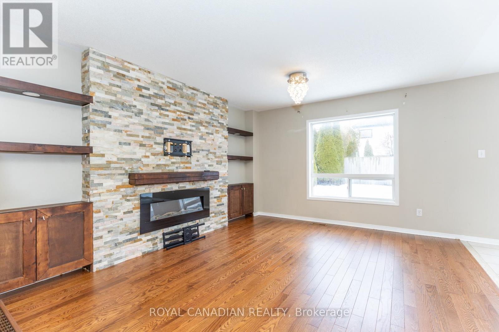 159 Harrongate Place, Whitby, Ontario  L1R 3E6 - Photo 4 - E12812094