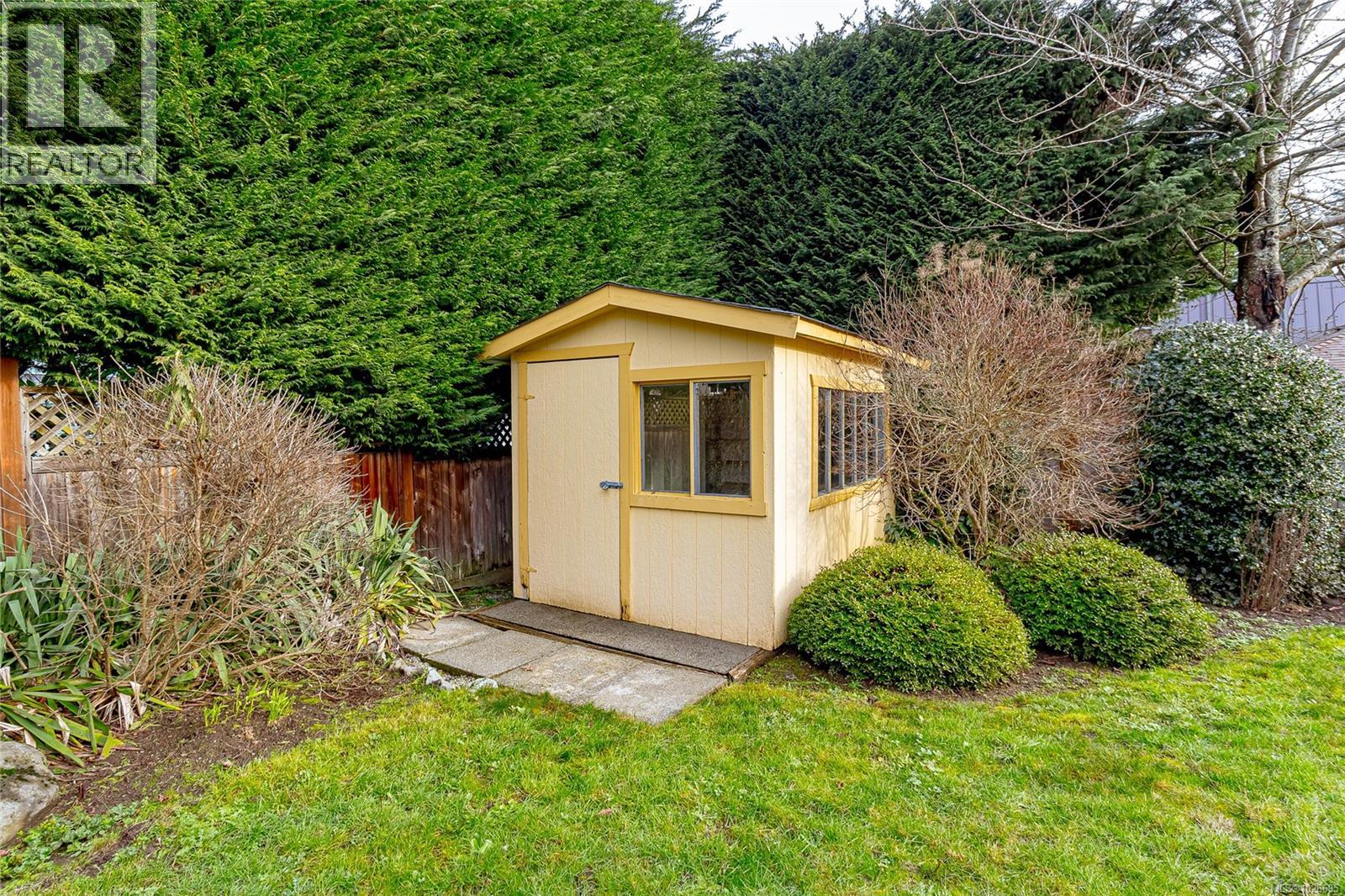 2320 Hazelton Pl, Saanich, British Columbia  V8N 5C3 - Photo 40 - 1026695