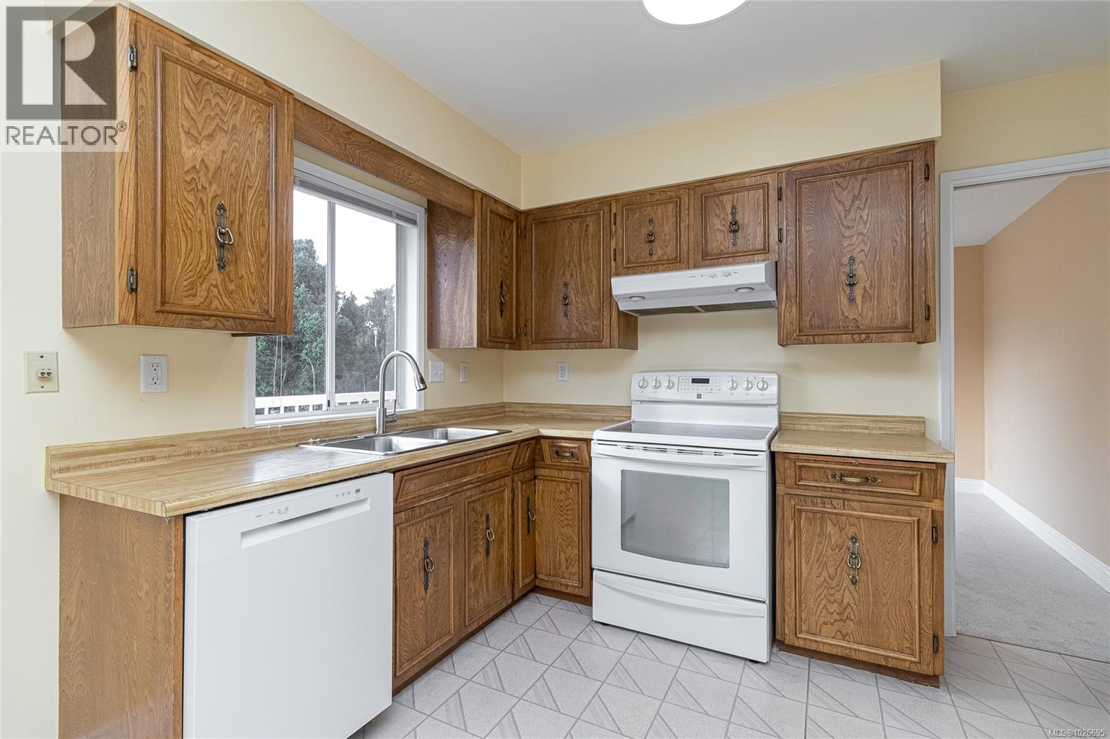 2320 Hazelton Pl, Saanich, British Columbia  V8N 5C3 - Photo 9 - 1026695