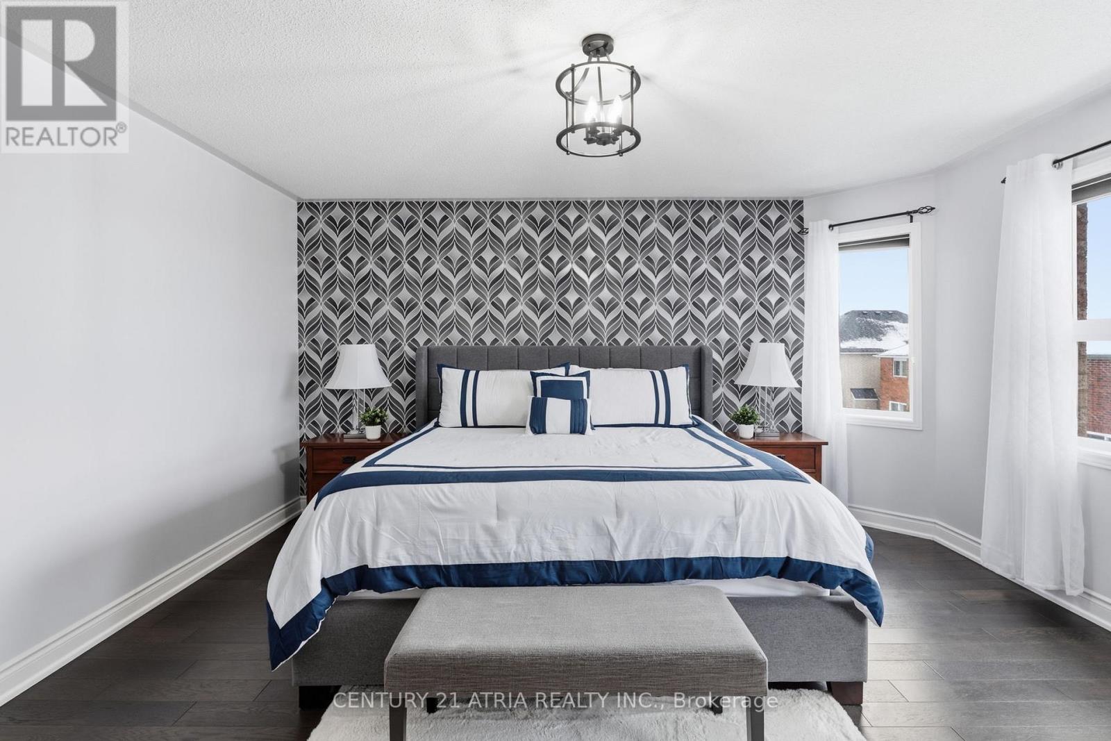 18 Abbott Avenue, Aurora, Ontario  L4G 7V7 - Photo 10 - N12812022