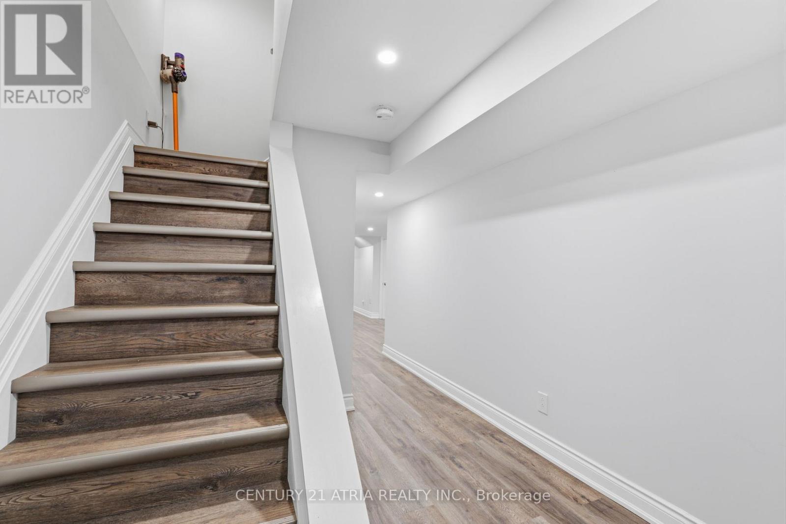 18 Abbott Avenue, Aurora, Ontario  L4G 7V7 - Photo 22 - N12812022