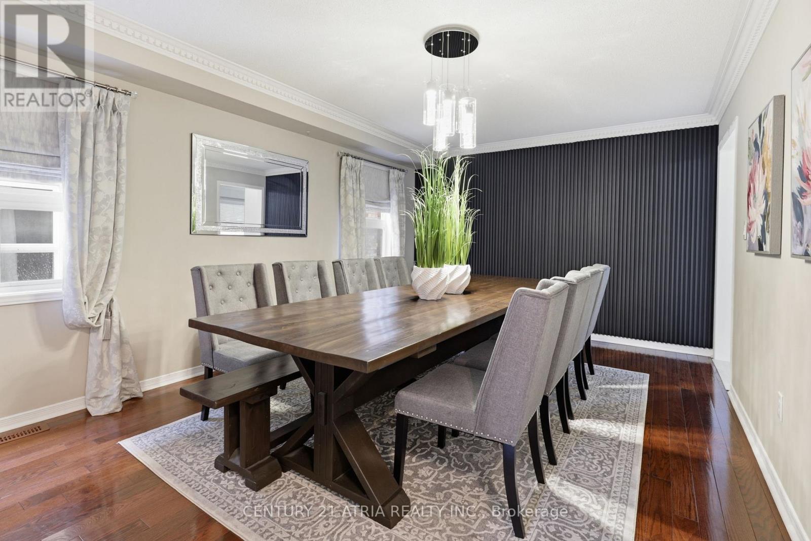 18 Abbott Avenue, Aurora, Ontario  L4G 7V7 - Photo 4 - N12812022