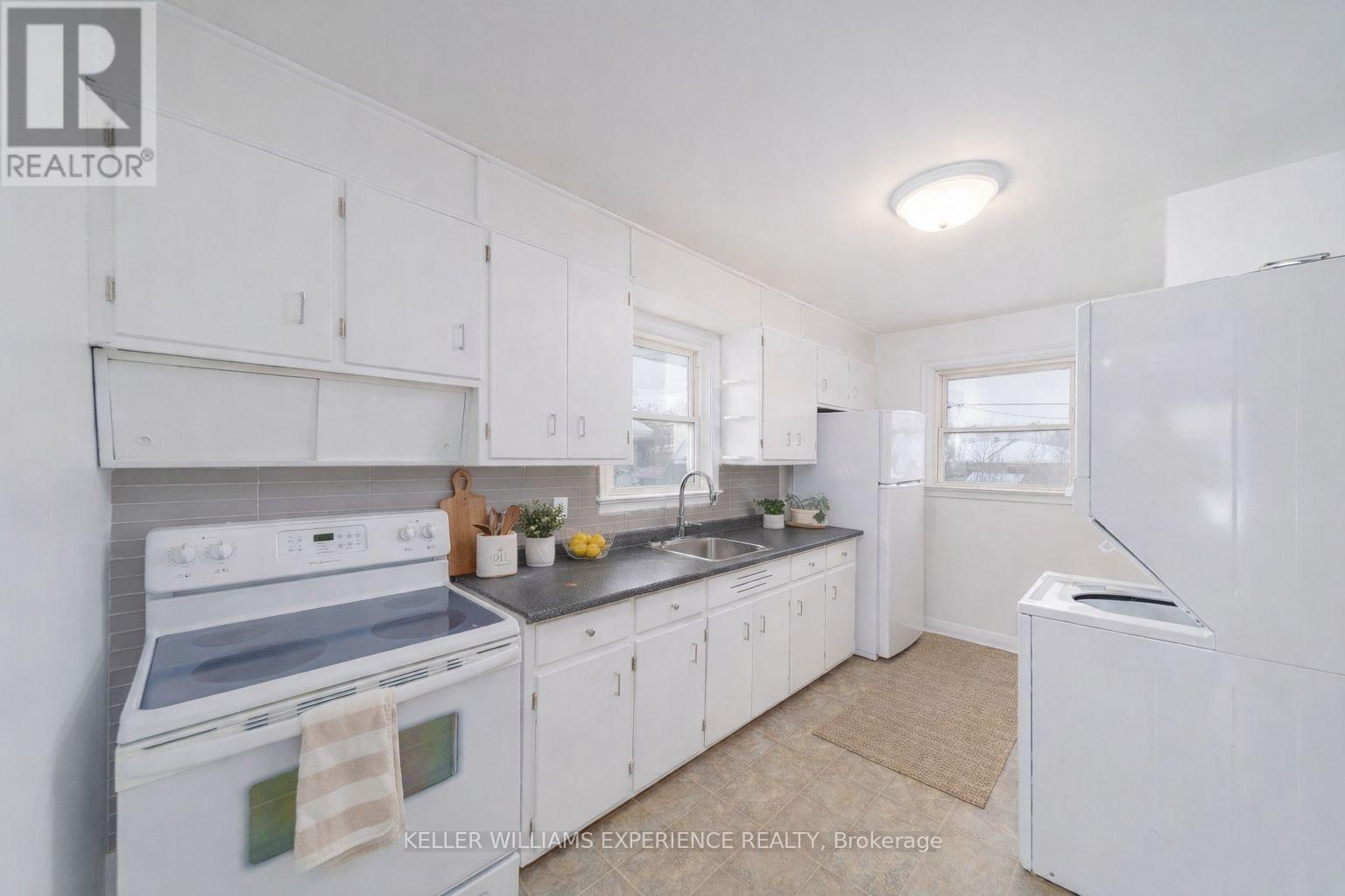 Main - 51 Davidson Street, Barrie (Wellington), Ontario  L4M 3S1 - Photo 6 - S12812008