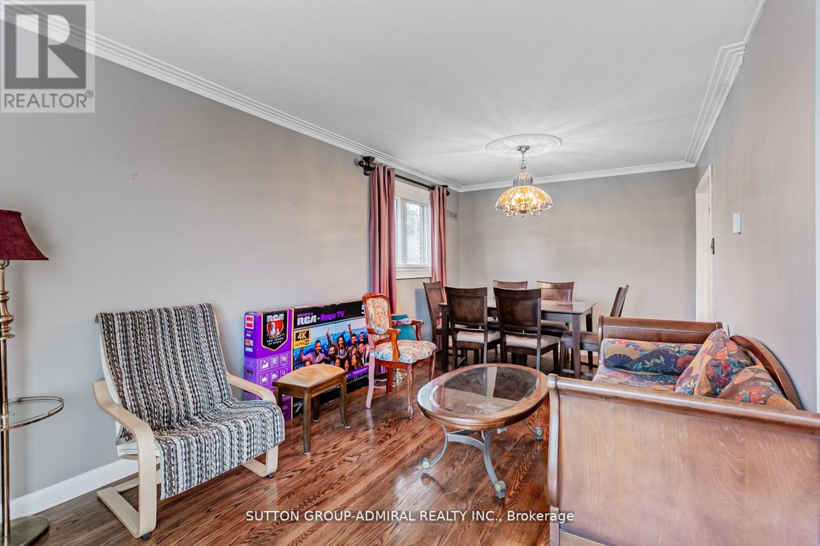 Upper - 102 Cornwall Road, Brampton, Ontario L6W 1N8 - Photo 3 - W12811982