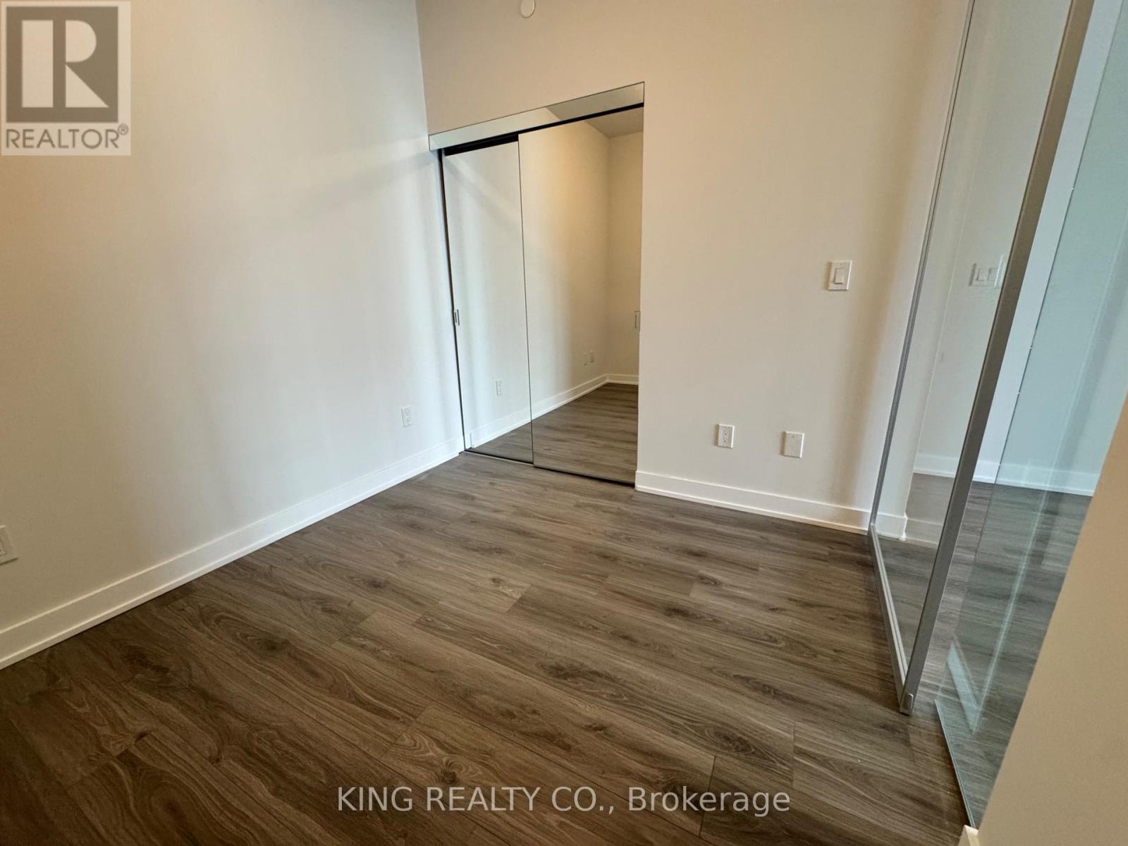 1909 - 430 Square One Drive, Mississauga, Ontario  L5B 0R7 - Photo 4 - W12811996