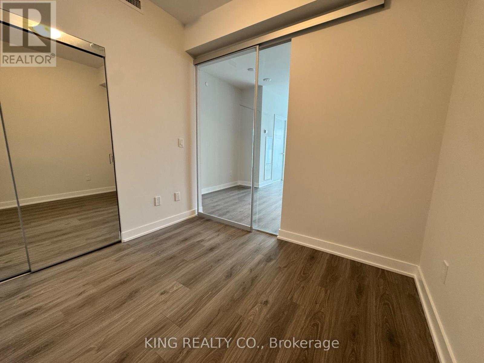 1909 - 430 Square One Drive, Mississauga, Ontario  L5B 0R7 - Photo 5 - W12811996