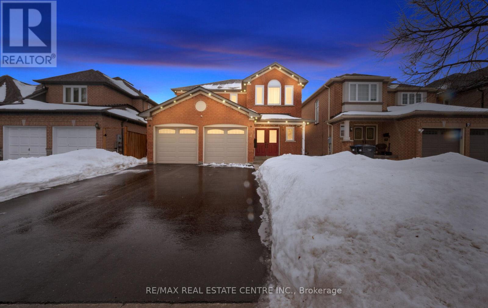 4 Sugarpine Court, Brampton, Ontario  L6R 1X6 - Photo 1 - W12812024