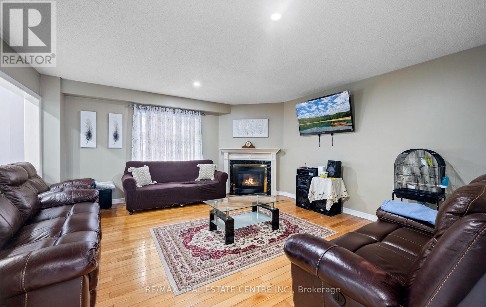 4 Sugarpine Court, Brampton, Ontario  L6R 1X6 - Photo 11 - W12812024