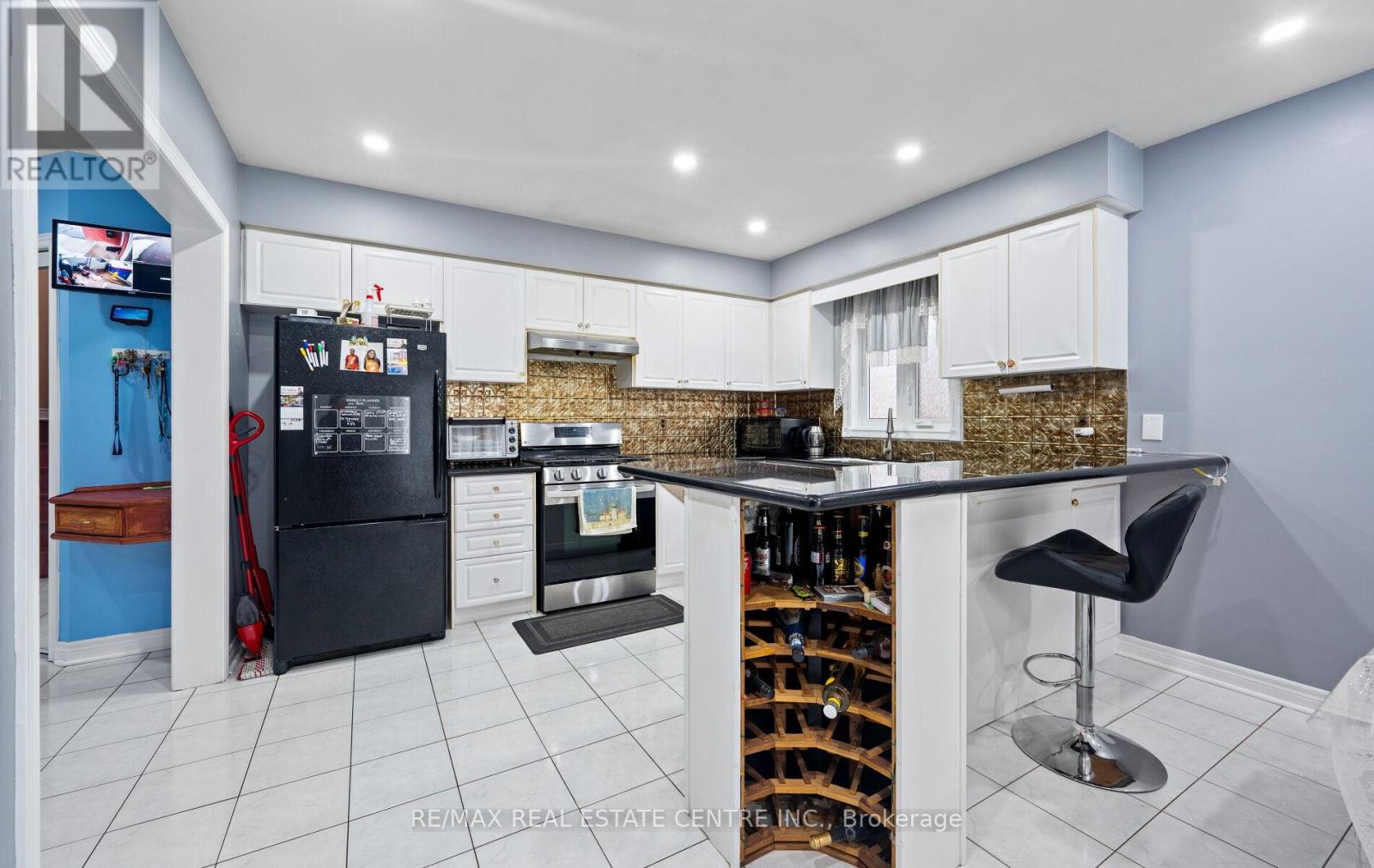 4 Sugarpine Court, Brampton, Ontario  L6R 1X6 - Photo 20 - W12812024