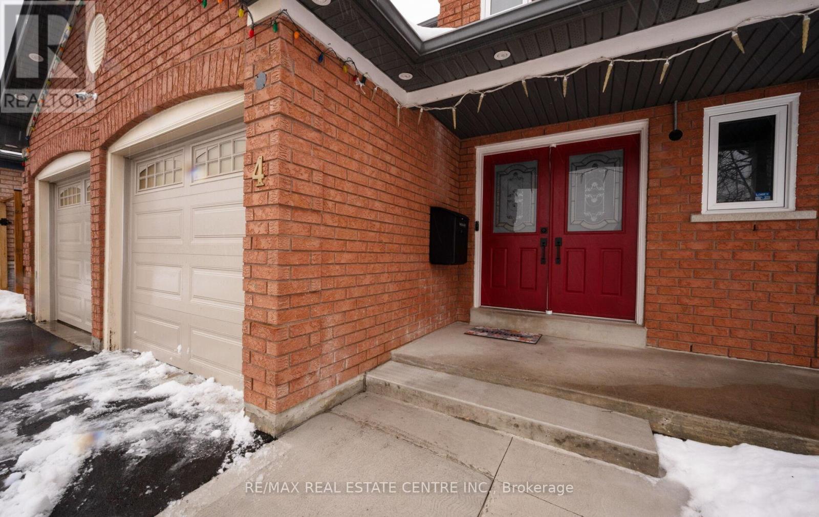 4 Sugarpine Court, Brampton, Ontario  L6R 1X6 - Photo 5 - W12812024