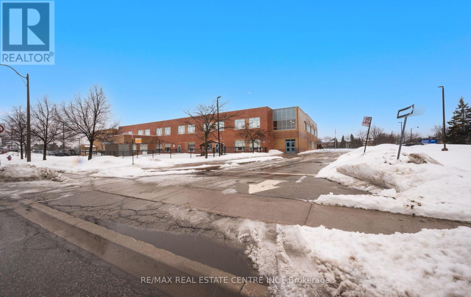 4 Sugarpine Court, Brampton, Ontario  L6R 1X6 - Photo 50 - W12812024