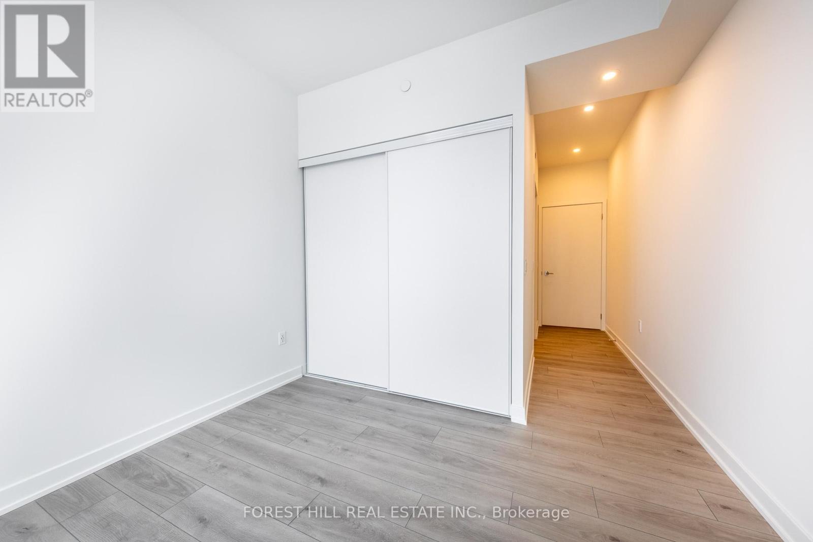 1804 - 1 Fairview Road, Mississauga, Ontario  L5A 4C6 - Photo 18 - W12812044