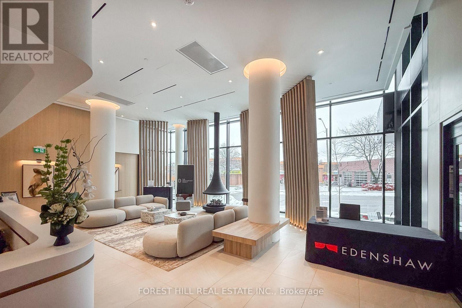 1804 - 1 Fairview Road, Mississauga, Ontario  L5A 4C6 - Photo 3 - W12812044