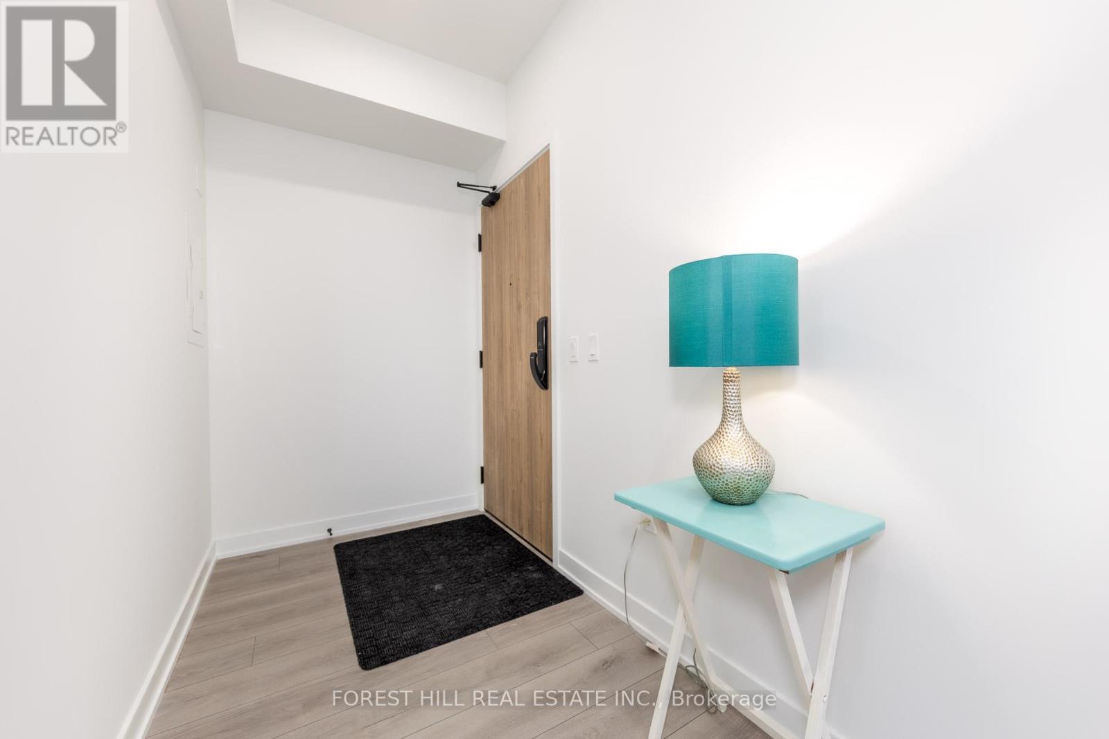 1804 - 1 Fairview Road, Mississauga, Ontario  L5A 4C6 - Photo 6 - W12812044