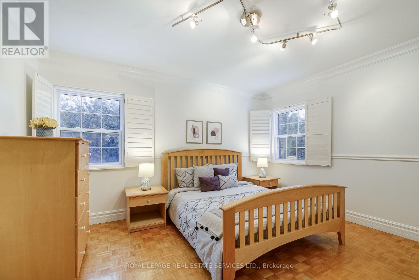 141 Digby Road, Oakville, Ontario  L6J 6B7 - Photo 25 - W12812070