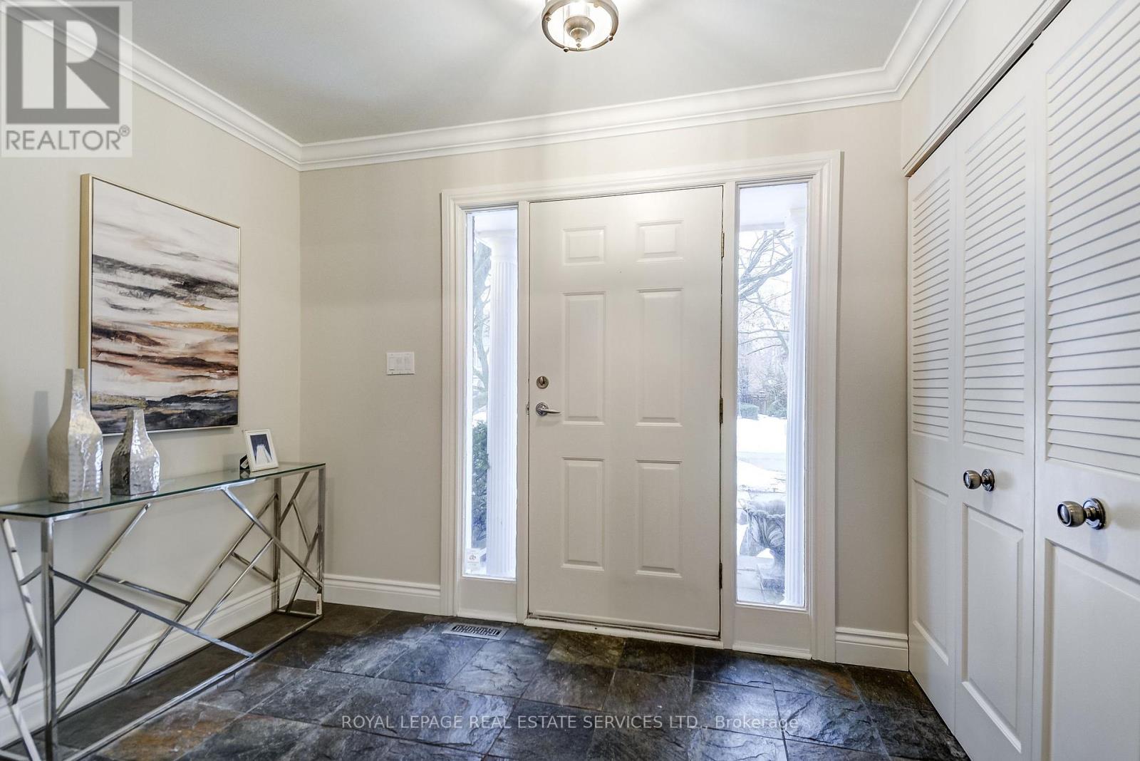 141 Digby Road, Oakville, Ontario  L6J 6B7 - Photo 4 - W12812070