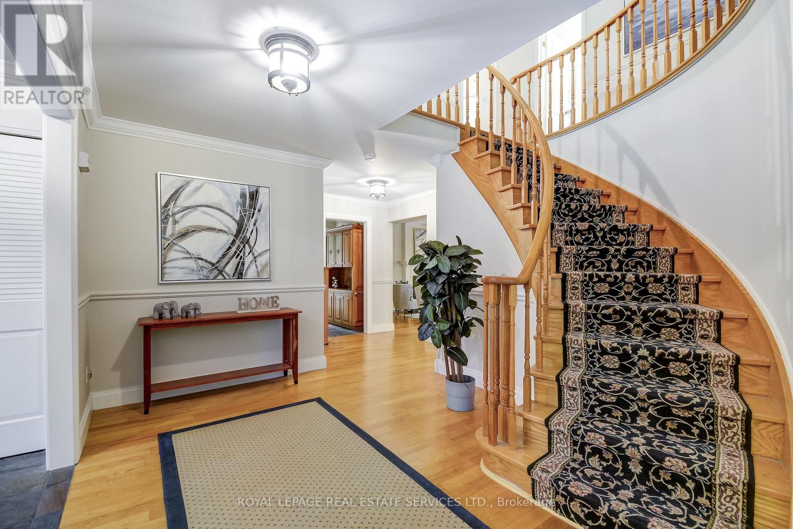 141 Digby Road, Oakville, Ontario  L6J 6B7 - Photo 5 - W12812070